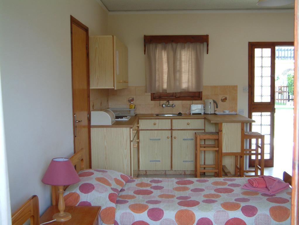 Pelekanos Apartments Pissouri Habitación foto