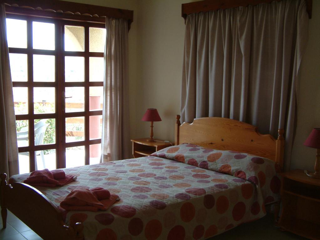 Pelekanos Apartments Pissouri Habitación foto