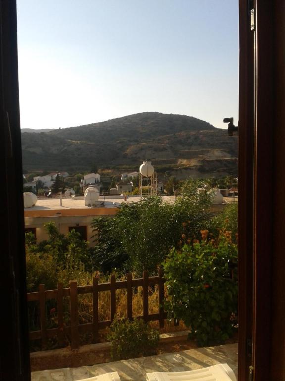 Pelekanos Apartments Pissouri Exterior foto